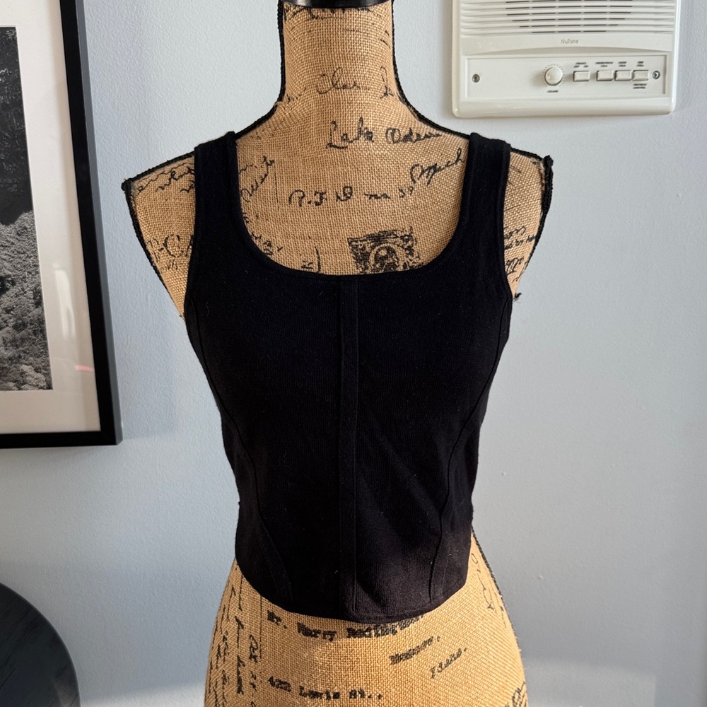 Black Sleeveless Women's Top